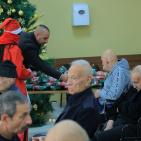 شركة كهرباء القدس تُدخل البهجة إلى قلوب مسني بيت لحم بزيارة إنسانية لبيت القديس نيقولاوس