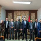 صور| وزير النقل والمواصلات يلتقي وفدا من جامعة بيرزيت برئاسة د. طلال شهوان 