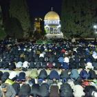 صور| 100 ألف مصلٍ يؤدون العشاء والتراويح في المسجد الأقصى