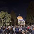 بالصور| 60 ألفًا يؤدون صلاة التراويح في المسجد الأقصى