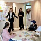 بالصور: الأمير هاري وزوجته ميجان يزوران أطفال غزة في مستشفى بالأردن