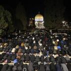 70 ألف مصل يؤدون صلاتي العشاء والتراويح في المسجد الأقصى