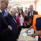 الرئيس عباس يدلي بصوته في الانتخابات المحلية بمدينة البيرة