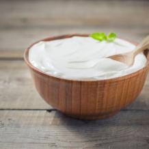 لصحة الأمعاء.. أفضل وقت لتناول الزبادي