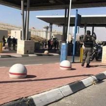 إصابة شاب برصاص الاحتلال عند حاجز حزما العسكري شرق القدس