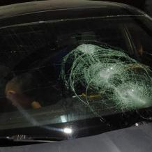 مستوطنون يهاجمون مركبات المواطنين قرب المنيا في بيت لحم