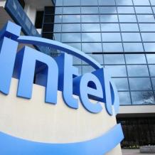 "إنتل" تدخل عالم أجهزة الألعاب المحمولة بشريحة مخصصة ومنصة جديدة