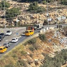 قوات الاحتلال تغلق بوابتي عطارة وعابود وتنصب حاجزا على مدخل عين سينيا شمال رام الله