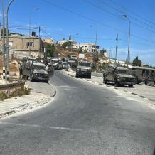 الاحتلال ينصب حاجزا عسكريا عند مدخل سنجل شمال رام الله