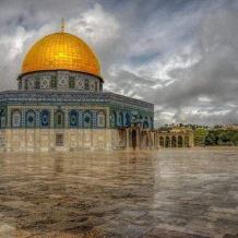 الاحتلال يغلق أبواب "الأقصى" لليوم الثالث بالتزامن مع فرض إغلاق على الضفة