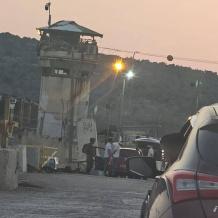 الاحتلال يعتقل ثلاثة مواطنين من الخليل