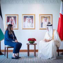 شاهين تلتقي نظيرها البحريني ويؤكدان أهمية الحل السياسي الشامل للقضية الفلسطينية