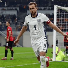 إنجلترا تتأهل لكأس العالم بشباك نظيفة.. وكين يتخطى بيليه