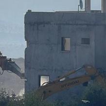 السلطات الإسرائيلية تهدم منزلا من طابقين في عارة بأراضي 48