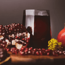 أيهما أفضل.. تناول حبات الرمان أم شرب عصيرها؟