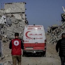 وفاة أم وطفلها حرقا ورضيعة نتيجة البرد في قطاع غزة