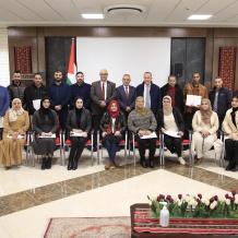 المدرسة الوطنية للإدارة تختتم دورة "تعزيز القدرات الإدارية" لموظفي جامعة الاستقلال