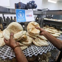 خاص | "الغذاء العالمي" يتجه لإنهاء دعم الخبز في غزة.. ما البديل؟