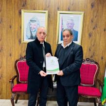 بمرسوم رئاسي: التميمي يسلم محافظ بيت لحم تخصيص 20 دونماً من أراضي جناتة لبناء مستشفى حكومي في بيت لحم