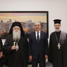 الشيخ يتسلم دعوة لحضور قداس عيد الميلاد المجيد وفق التقويم الشرقي