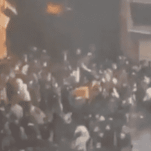 انقطاع الإنترنت بإيران وترامب يلوح بضربة قوية