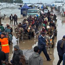 غزة.. المنخفض الجوي يفاقم معاناة المواطنين ويتسبب في غرق خيامهم