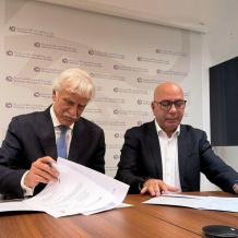 المكتبة الوطنية الفلسطينية توقّع مذكرة تفاهم مع مؤسسة الدراسات الفلسطينية لتعزيز البحث وحماية الذاكرة الوطنية