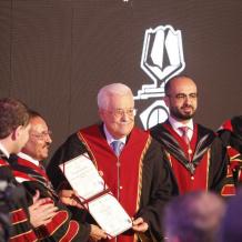 الجامعة العربية الأمريكية تمنح الرئيس محمود عباس شهادة الدكتوراة الفخرية في العلوم الإنسانية