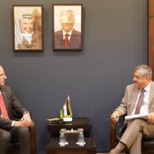 بسيسو وممثل كندا يبحثان جهود إعادة الإعمار في قطاع غزة وشمال الضفة