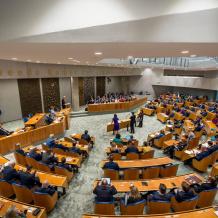 البرلمان الهولندي يُلزم الحكومة بخفض واردات الأسلحة الإسرائيلية