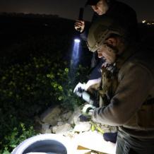 الشرطة تتعامل مع جسم متفجر منبثق عن قذيفة في بلدة أبو شخيدم