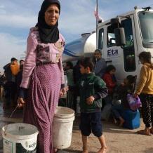 المرأة والمياه في فلسطين: واقع مائي قاسٍ يكشف عبئًا مضاعفًا تتحمله النساء والفتيات