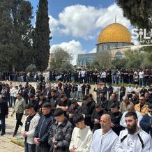 100 ألف مصلِ أدوا صلاة الجمعة في المسجد الأقصى