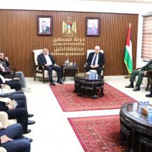 وزير الداخلية يتفقد محافظة الخليل: شدد على أهمية التكامل المؤسسي لمواجهة التحديات