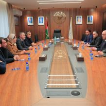 رئيس مجلس أمناء مستشفى النجاح الوطني الجامعي يلتقي وفداً من نقابة التمريض والقبالة الفلسطينية