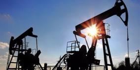 أسعار النفط تتراجع رغم قرار أوبك