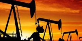  النفط يهبط وينهي أطول سلسلة مكاسب