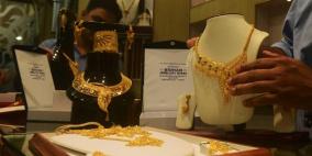 الذهب يتراجع بمقدار نصف نقطة مئوية