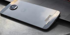 جديد "موتورولا"..  شاشة هاتف تصلح نفسها تلقائياً