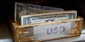 انخفض الدولار بفعل بيانات للأجور 