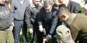 المحافظ طوباسي واللواء الفارس يضعان حجر الاساس لمنزل عائلة مستورة في تياسير