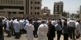 مواطنون يهاجمون مستشفى الخليل بعد وفاة سيدة حامل