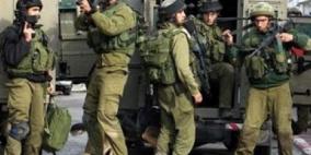 الاحتلال يسلم شابا من بيت لحم بلاغا لمراجعة مخابراته