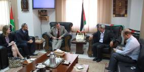 قلقيلية: المحافظ يلتقي قائد البعثة الكندية والمستشارة السياسية في القنصلة الامريكية