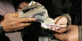 الدولار يغيب عن بنوك مصر والتجار يتحكمون في المليارات
