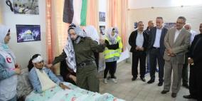 محافظ طولكرم يفتتح معرض صور يجسد حياة الشهيد ياسر عرفات