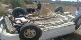 إصابة شخصين اثر انقلاب مركبة في الخليل