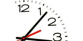 لا تنسوا تأخير عقارب ساعتكم ..  التوقيت الشتوي