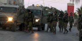 الاحتلال يعتقل شابا من مخيم قلنديا شمال القدس