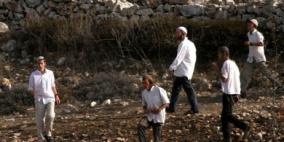 نابلس: مستوطنون يهاجمون جالود ويحرقون حقول زيتون فيها